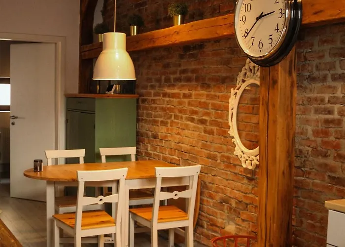 The Narrow Lane Residence